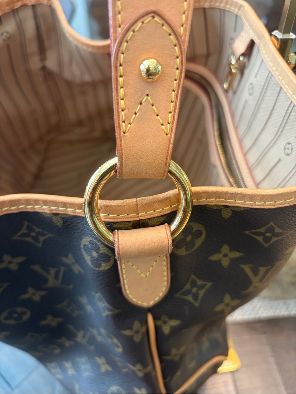 Louis Vuitton Delightful in Monogram Canvas - Picture 5 of 17